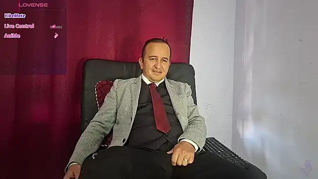 EnzoRomanof Show in webcam