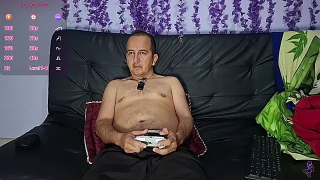 Show modela EnzoRomanof na web-kameri