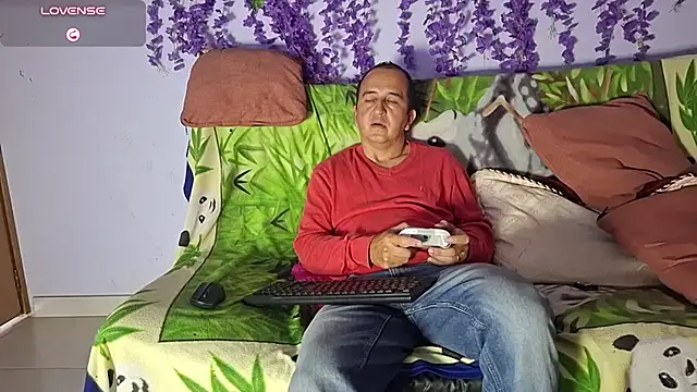 Show modela EnzoRomanof na web-kameri
