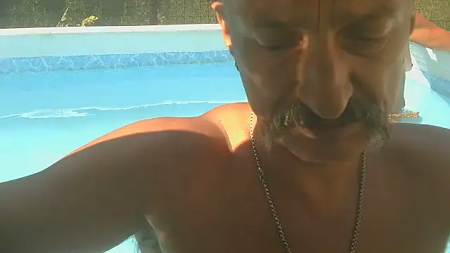 tixyanal70 Show in webcam
