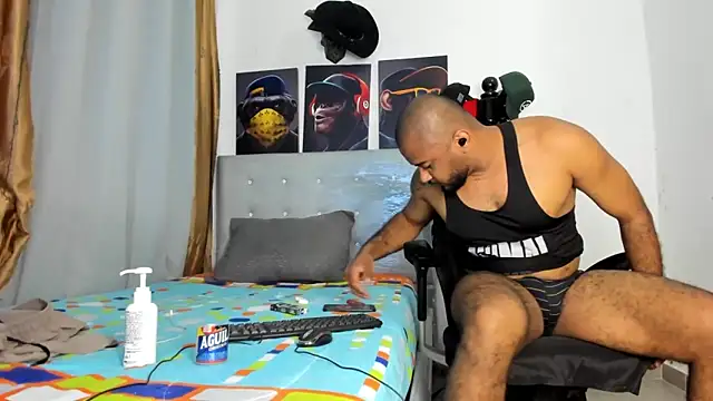 Вебкам-шоу Hardboy_latin