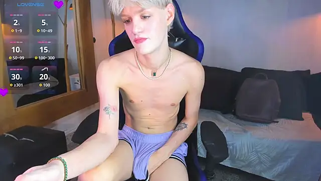 VladHellsing4 webcam show
