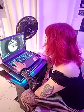Sarah-Stoner Live XXX-Chat