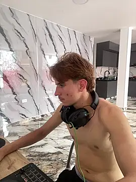 oliver_Lz Show in webcam