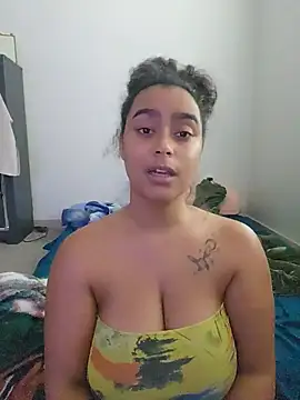 cinnaminnie's Live XXX Chat