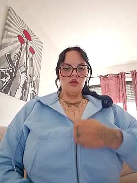 JUJUICY-n Live XXX chat