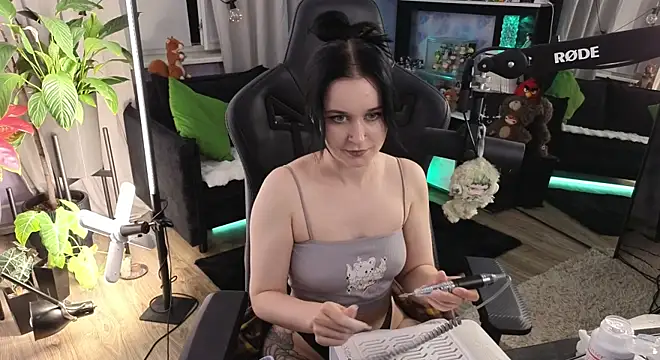 KiraLiLime's Live XXX Chat