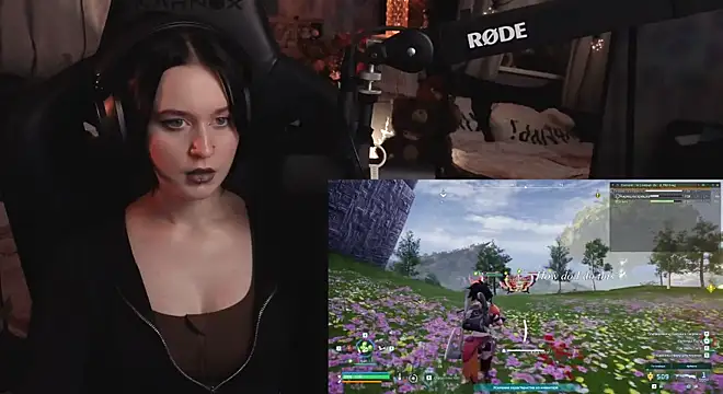 KiraLiLime's Webcam Show