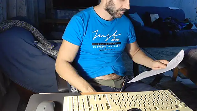 הופעת וובקאם של TebaldHot