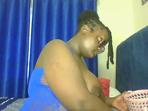 XXX chat uživo modela Busty_Bambii254