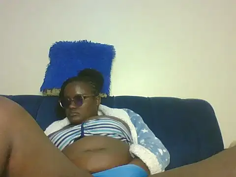 Busty_Bambii254's Live XXX Chat