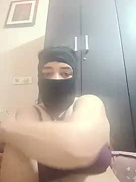 YoursAashi Adlı Modelin Canlı XXX Sohbeti