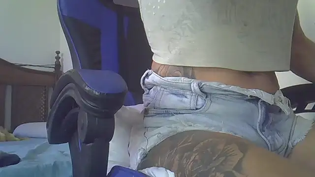 Cris_Exotican Webbikameraesitys