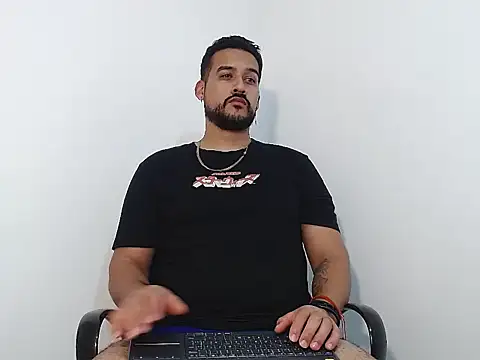 _CHRIS-DENNIS_ Show in webcam