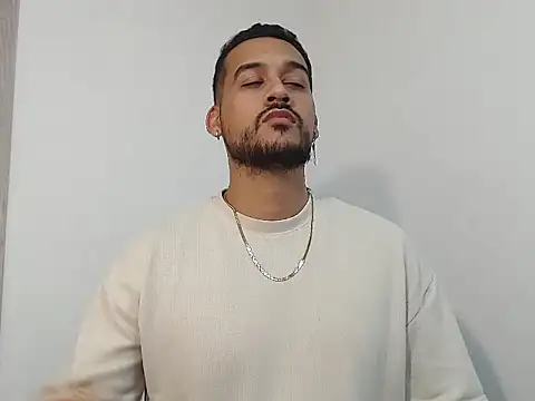 _CHRIS-DENNIS_ Show in webcam
