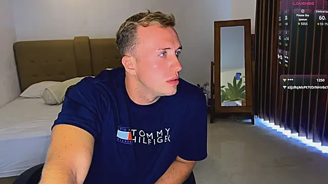 tommy_cumfinger Шоу с уебкамера