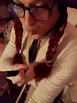 Chatroom XXX en direct de sissytrapdolly24