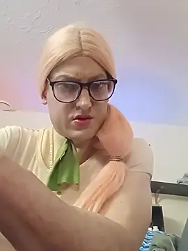 sissytrapdolly24 Webcam Show