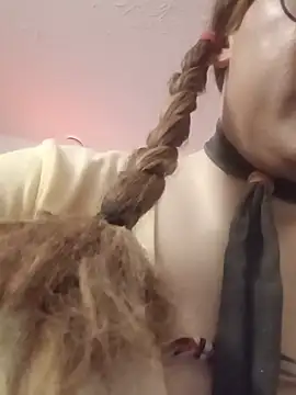 sissytrapdolly24n Webbikameraesitys