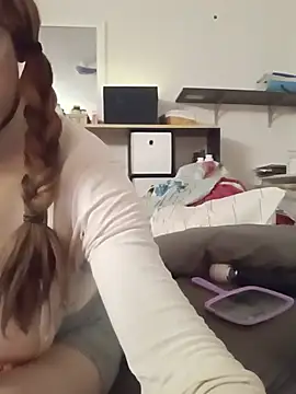 Show webcam de sissytrapdolly24