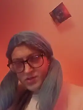 Show webcam de sissytrapdolly24