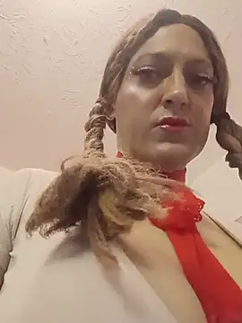 Show webcam de sissytrapdolly24