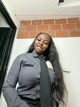 Chat +18 de CiaraEbony ao vivo