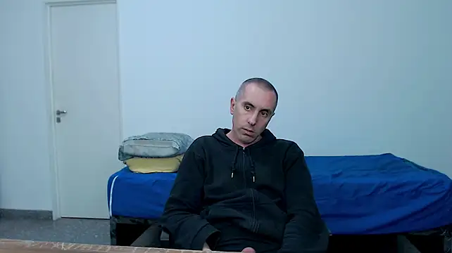 HELL_FIRE: διαδικτυακό σόου στην κάμερα