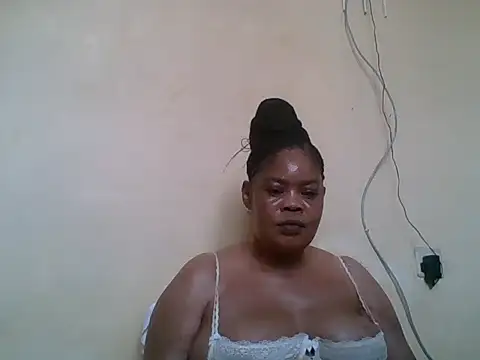 ANALQUEEN4 élő XXX-chatje