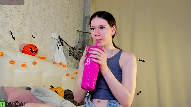 Chat XXX en directo de Nicole_Charm