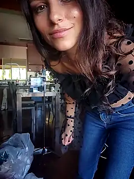 Show modela Izabella_Bella na web-kameri