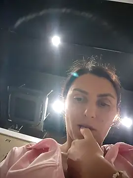 Izabella_Bella: διαδικτυακό σόου στην κάμερα