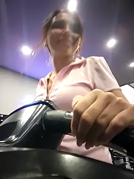 Izabella_Bella 网络视讯表演