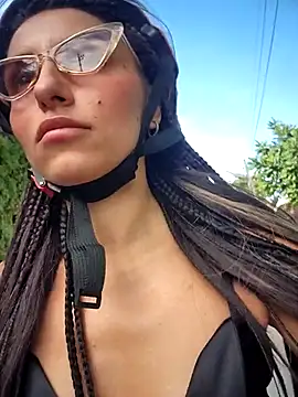 Pokazy przed kamerką – Izabella_Bella