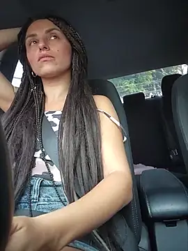 Izabella_Bella: διαδικτυακό σόου στην κάμερα