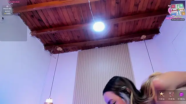 AliceRoss0's Live Chat Room