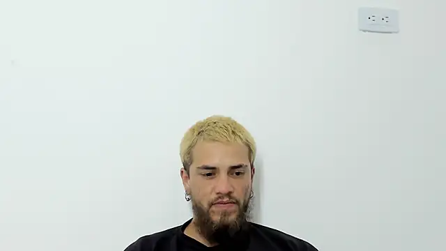 Pokazy przed kamerką – Beard_xox
