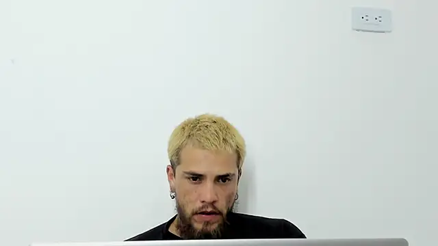 Beard_xox – webcam-show