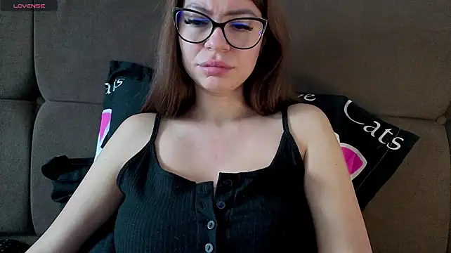 Jullyenn3's Webcam Show