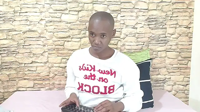 EbonyOlive69 Show Webcam