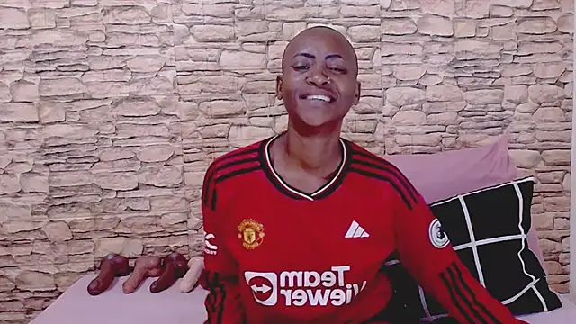 EbonyOlive69 Adlı Modelin Canlı XXX Sohbeti