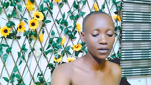 EbonyOlive69 Adlı Modelin Canlı XXX Sohbeti