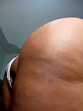 Pokazy przed kamerką – sexy_prettytiff