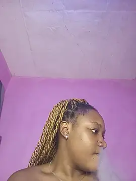 Pretty_Tifffany Show in webcam