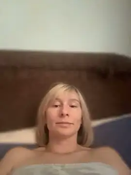 StellaBlondieのウェブカメラショー