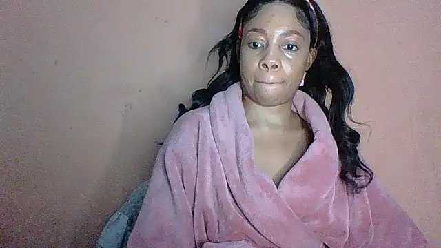 Chat XXX en directo de NAUGHTYSHALOTXX