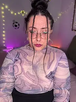 צ'אט XXX בשידור חי של Mizztikaa