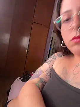 Mizztikaa Adlı Modelin Canlı XXX Sohbeti