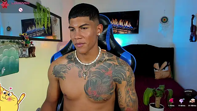 Pokazy przed kamerką – Damian_latinxxx