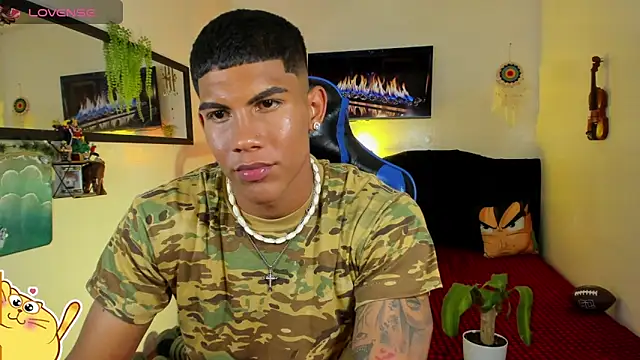 Damian_latinxxx Show in webcam